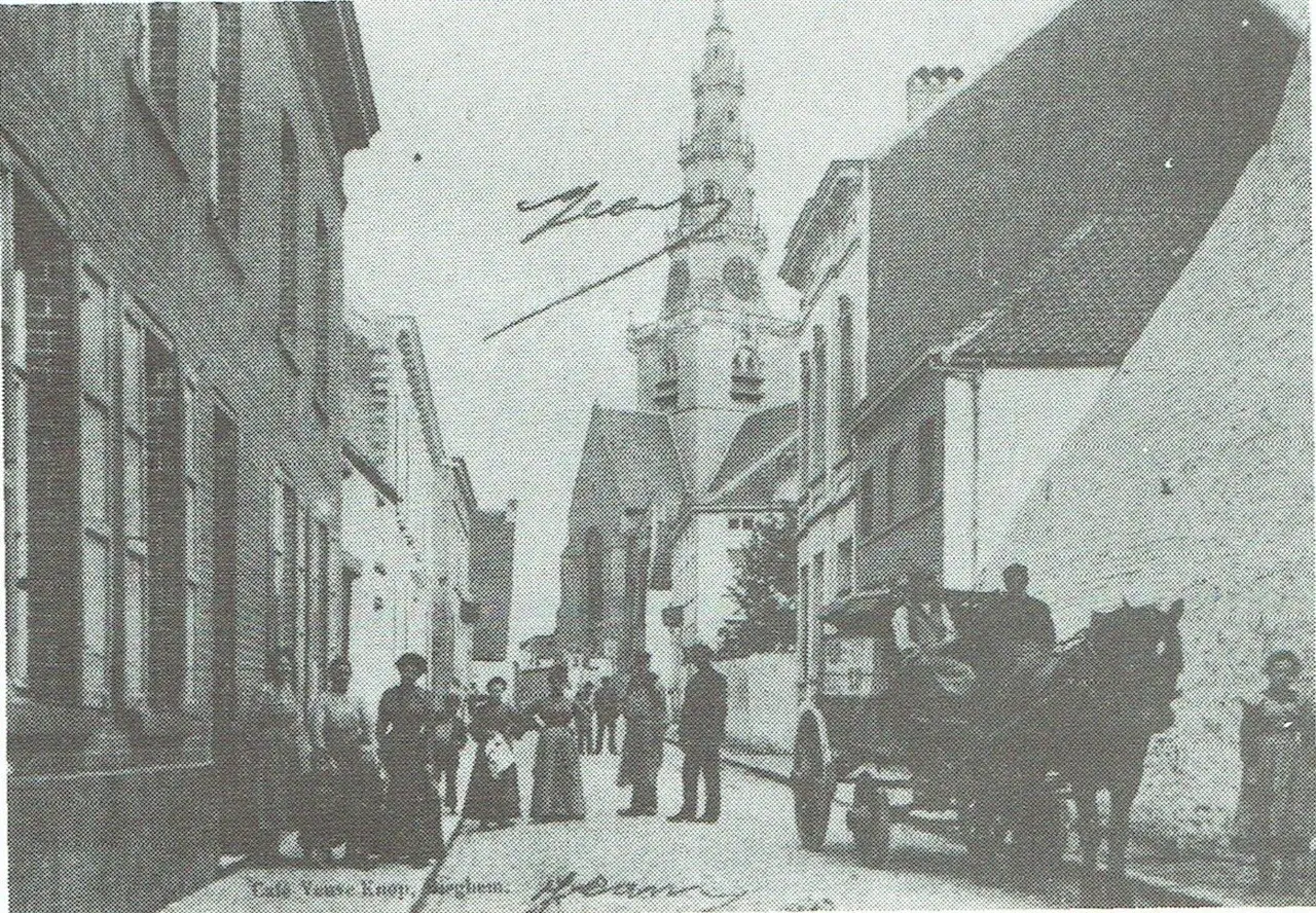De Kerkstraat in 1920, met de bierwagen van Bogaerts uit Zaventem.